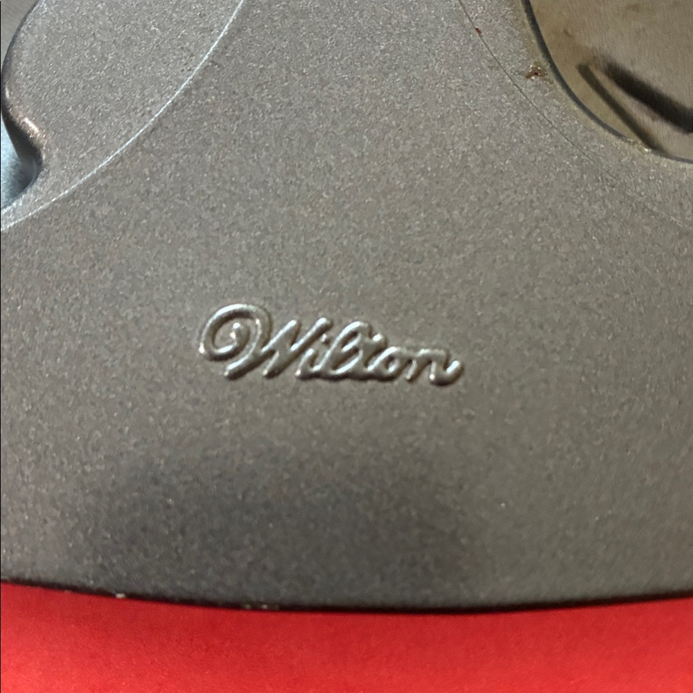 Wilton  SKULL  NOVELTY BAKING PAN/MOLDS - Picture 5 of 8
